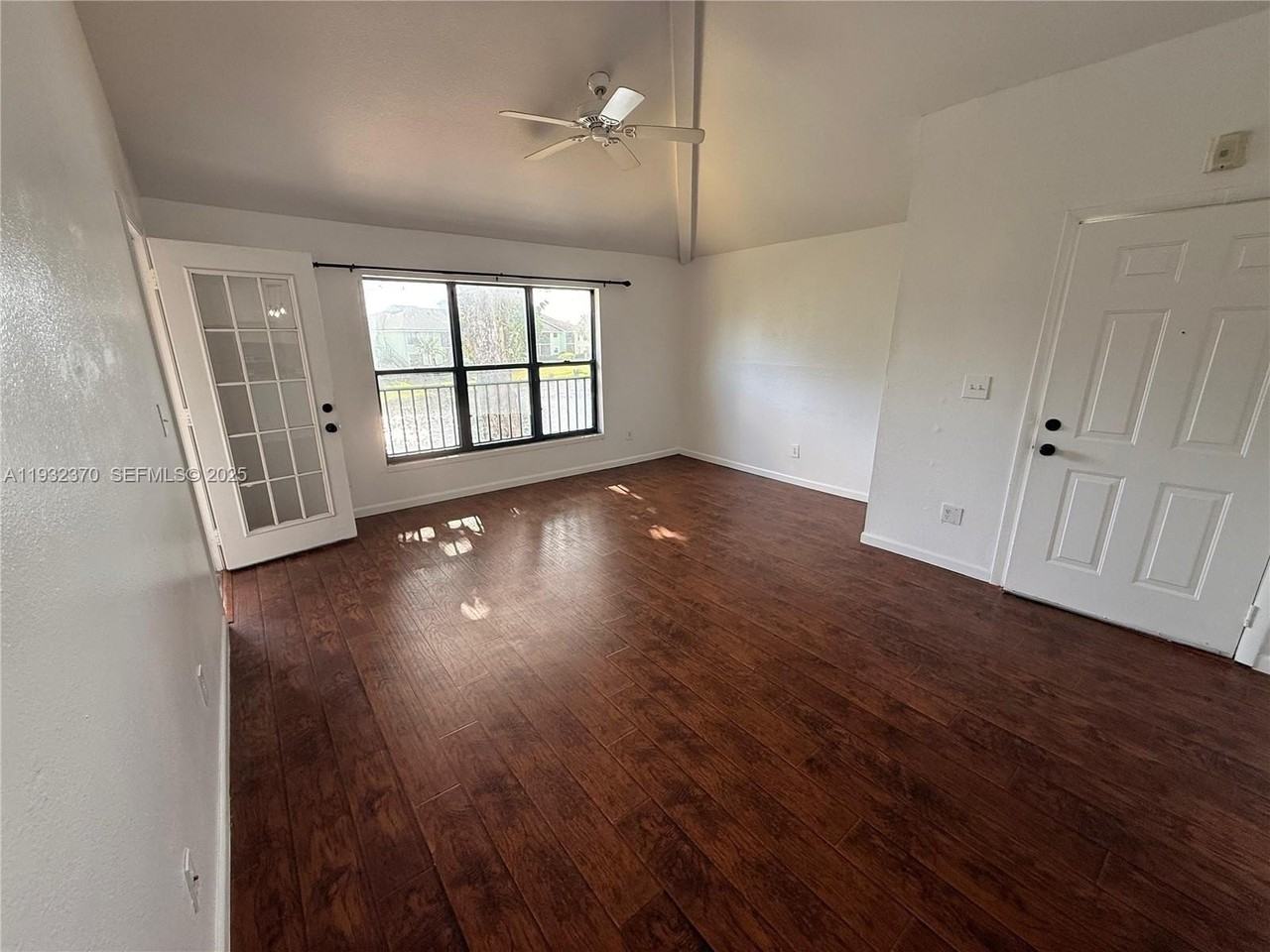 3961 Nw 87th Ave #3961 - Photo 4 of 9