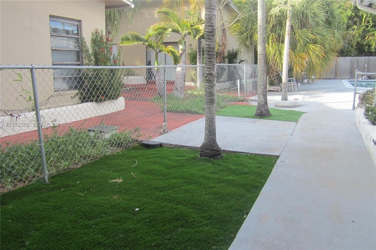 2019 Fletcher St #2 - Photo 4 of 7