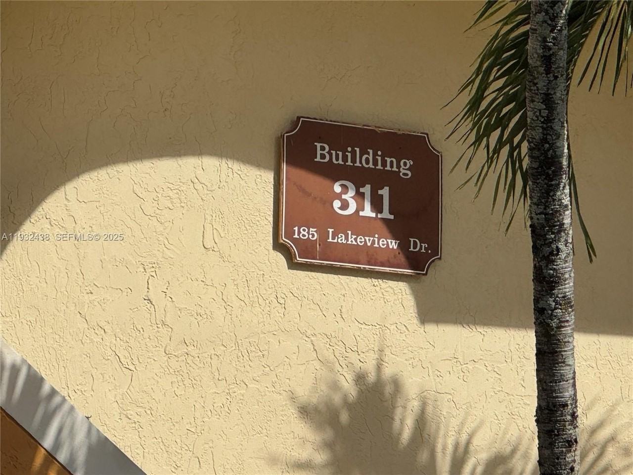 185 Lakeview Dr #101 - Photo 2 of 40