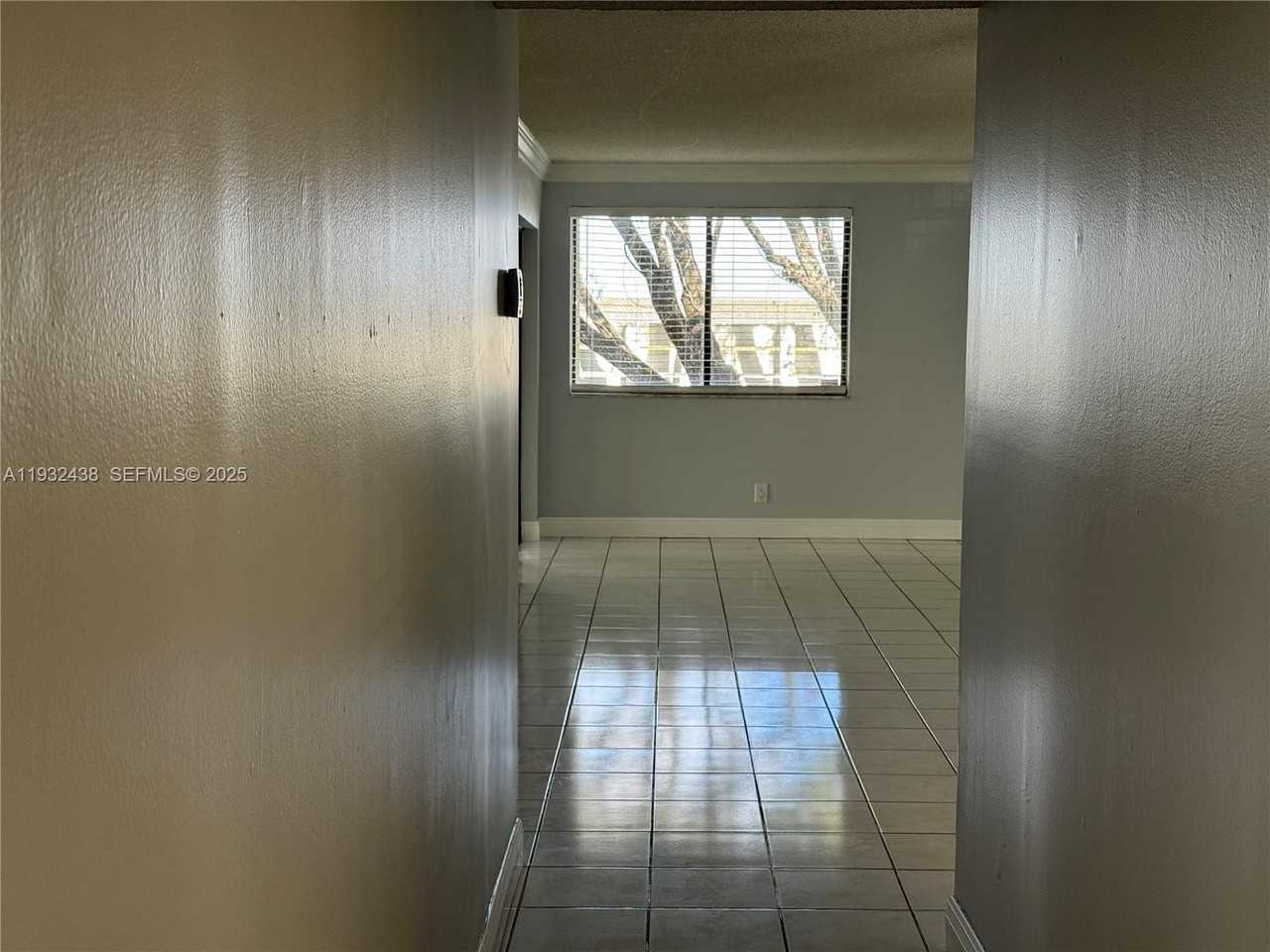 185 Lakeview Dr #101 - Photo 4 of 40