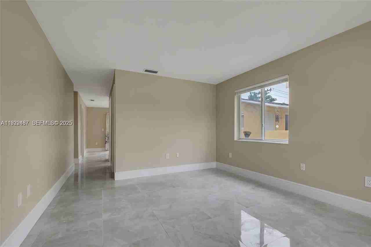 9241 Sw 204th Ter #0 - Photo 6 of 20