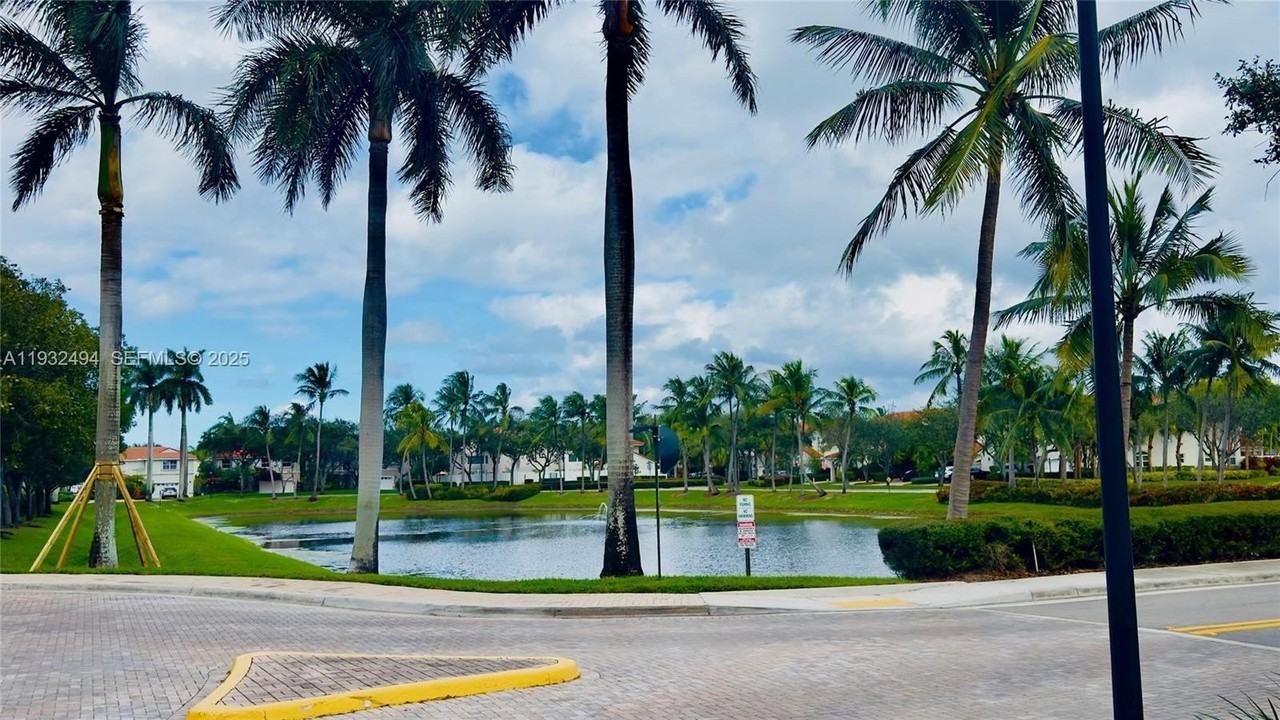 1094 Redwood St #1094 - Photo 4 of 50