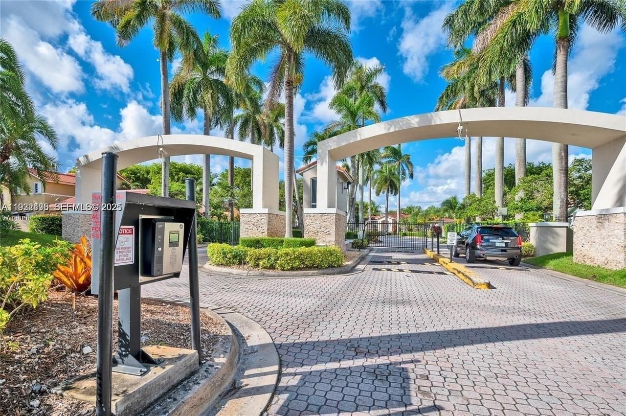 13929 Sw 102nd Ter - Photo 6 of 11