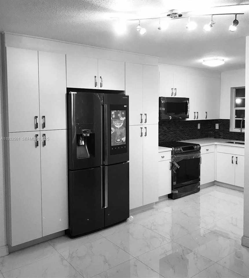 8870 Fontainebleau Blvd #401 - Photo 4 of 6