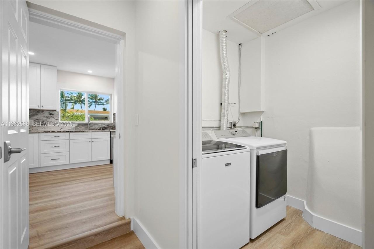 251 Se 7th St - Photo 6 of 41