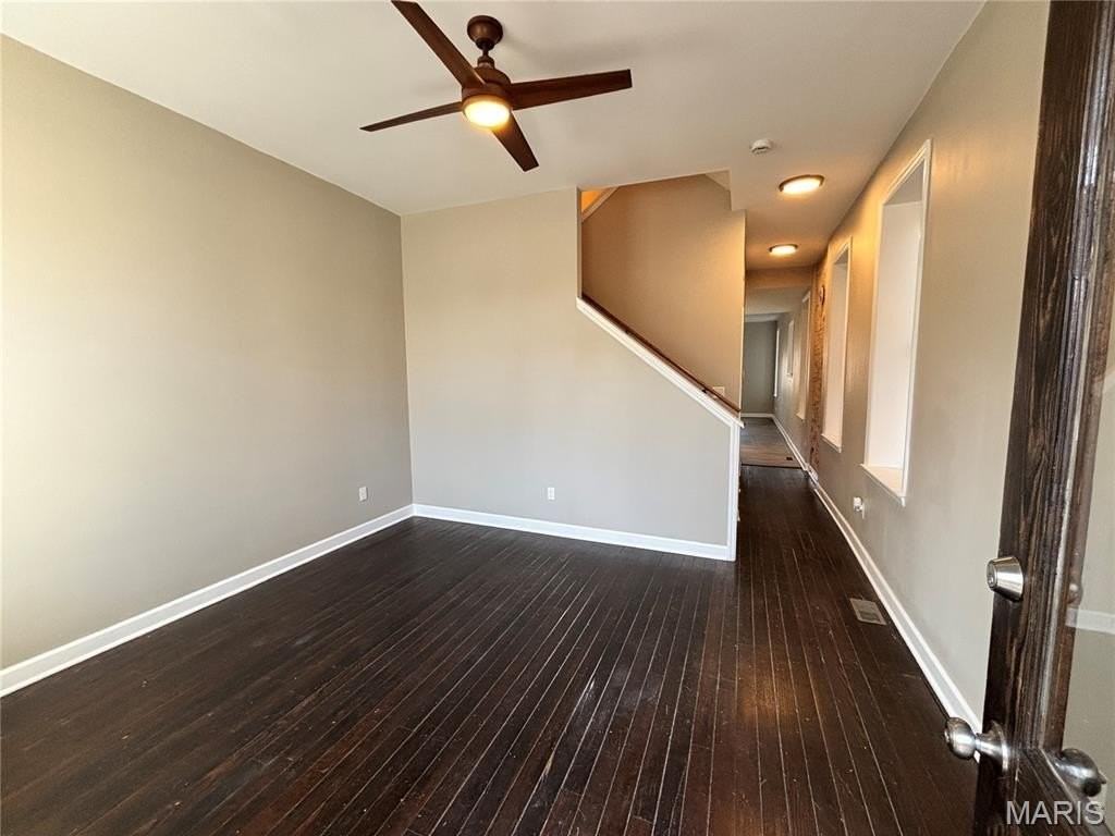 2253 Indiana Ave - Photo 2 of 50