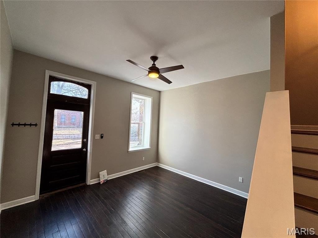 2253 Indiana Ave - Photo 4 of 50