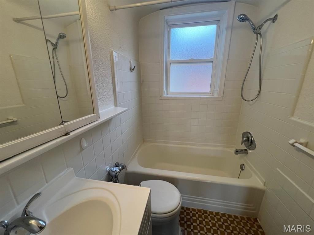 7760 Wise Ave #11 - Photo 7 of 8