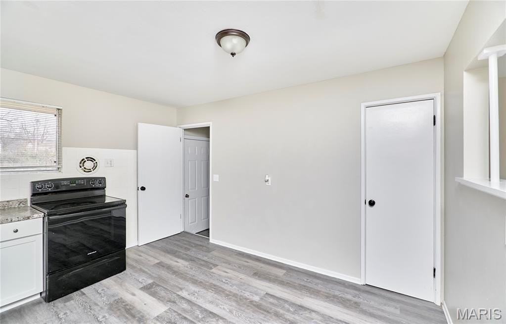 11711 Bridgevale Ave - Photo 5 of 29