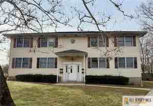 285 S Lincoln Ave - Photo 1 of 1