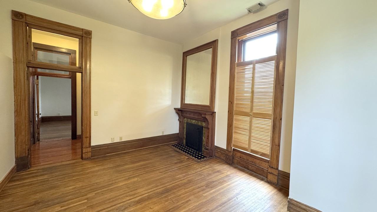 521 Se 1st St #B - Photo 3 of 32