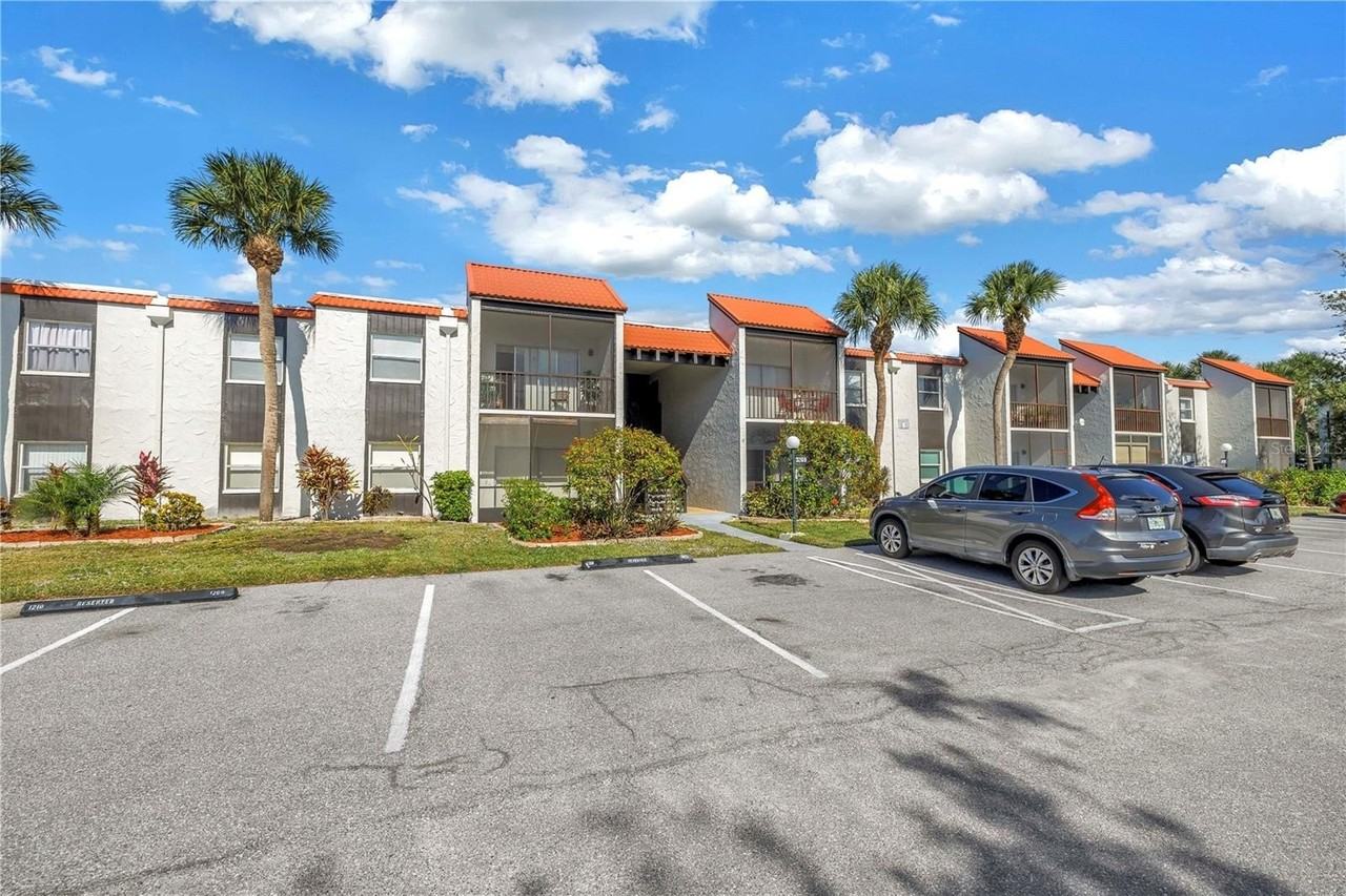 3269 Beneva Rd #102 - Photo 2 of 40