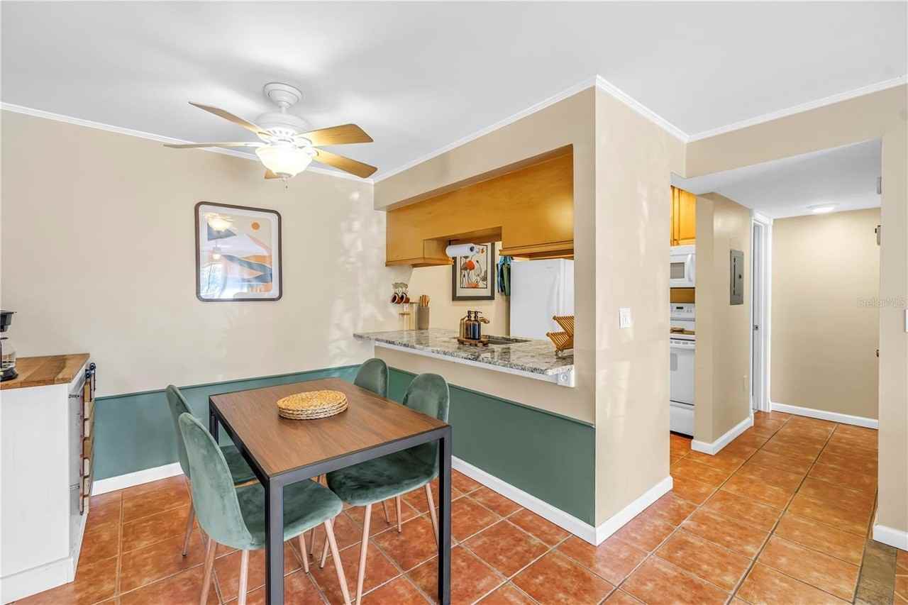 3269 Beneva Rd #102 - Photo 4 of 40