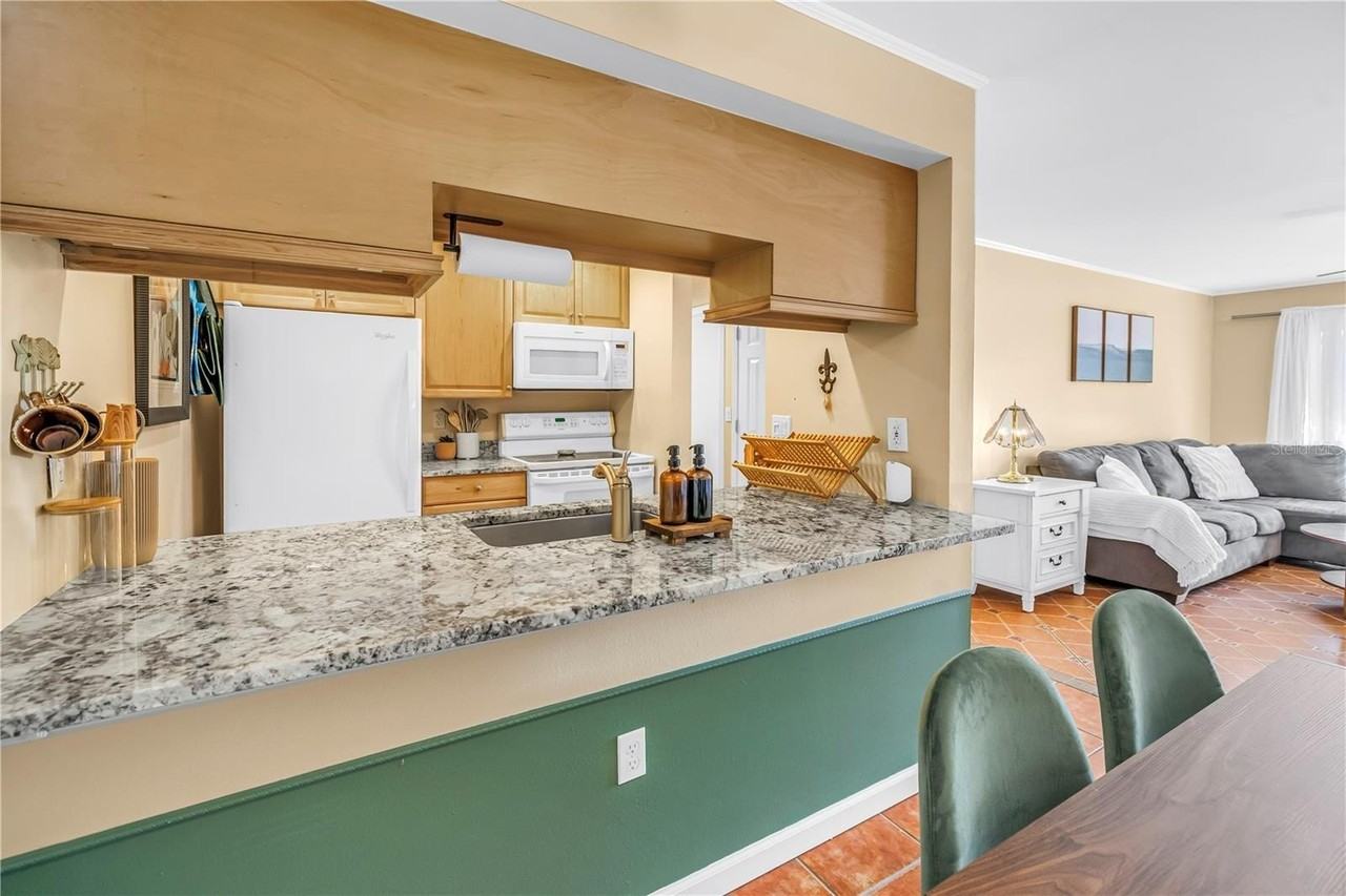 3269 Beneva Rd #102 - Photo 6 of 40