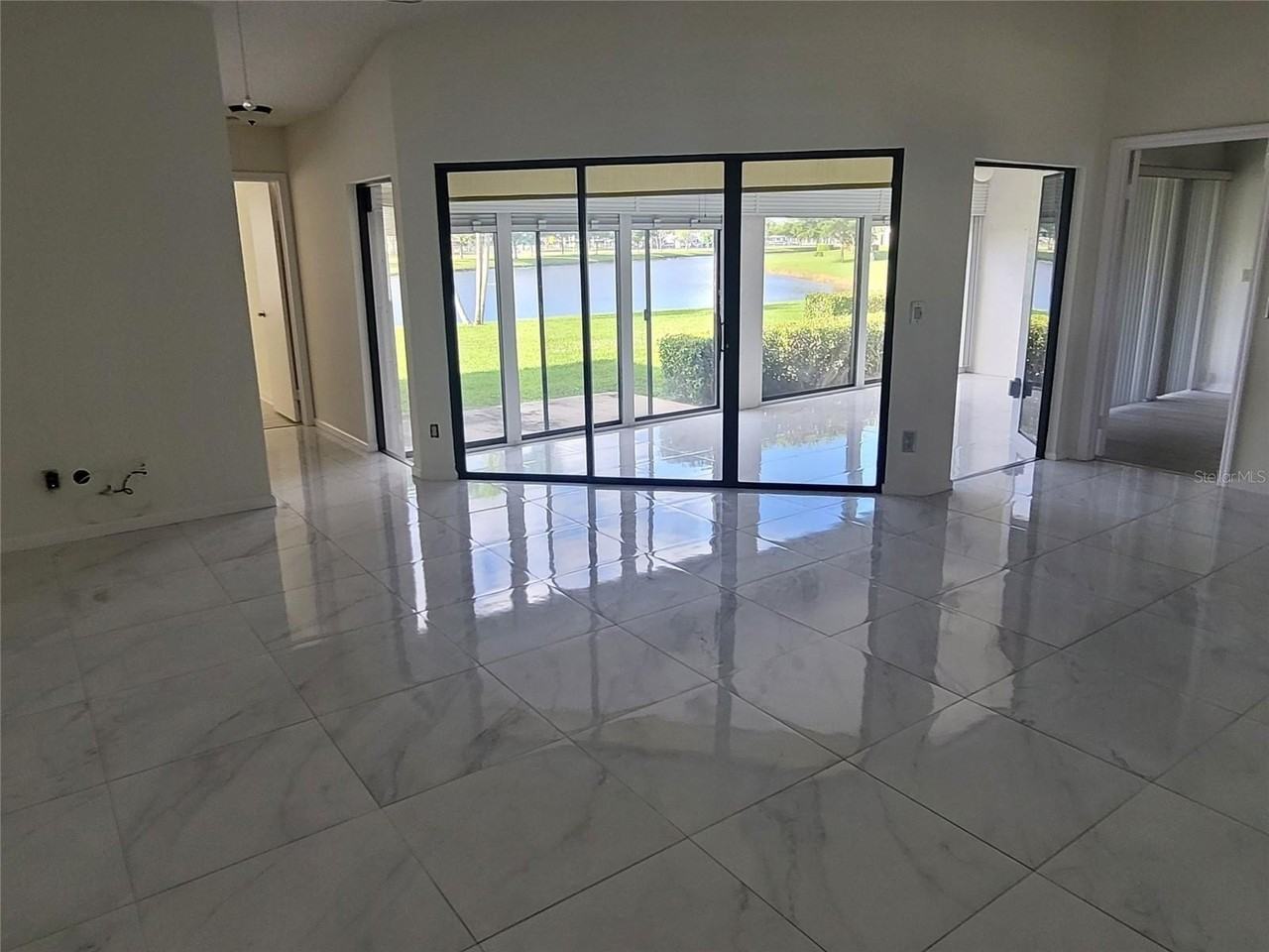 8350 Mooring Cir - Photo 5 of 39