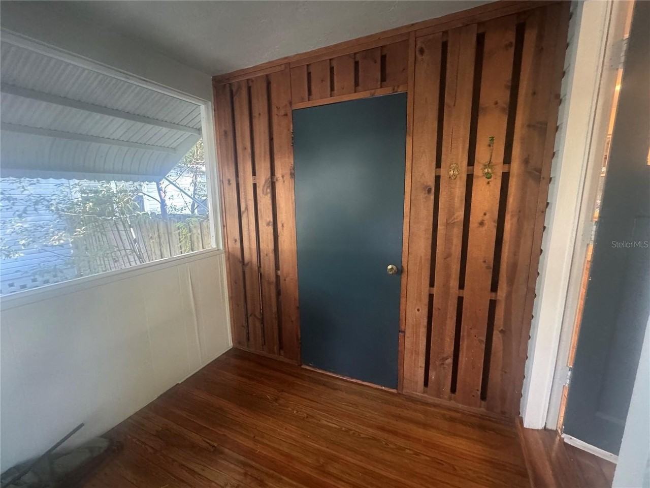 927 Ne 7th Ave - Photo 4 of 18