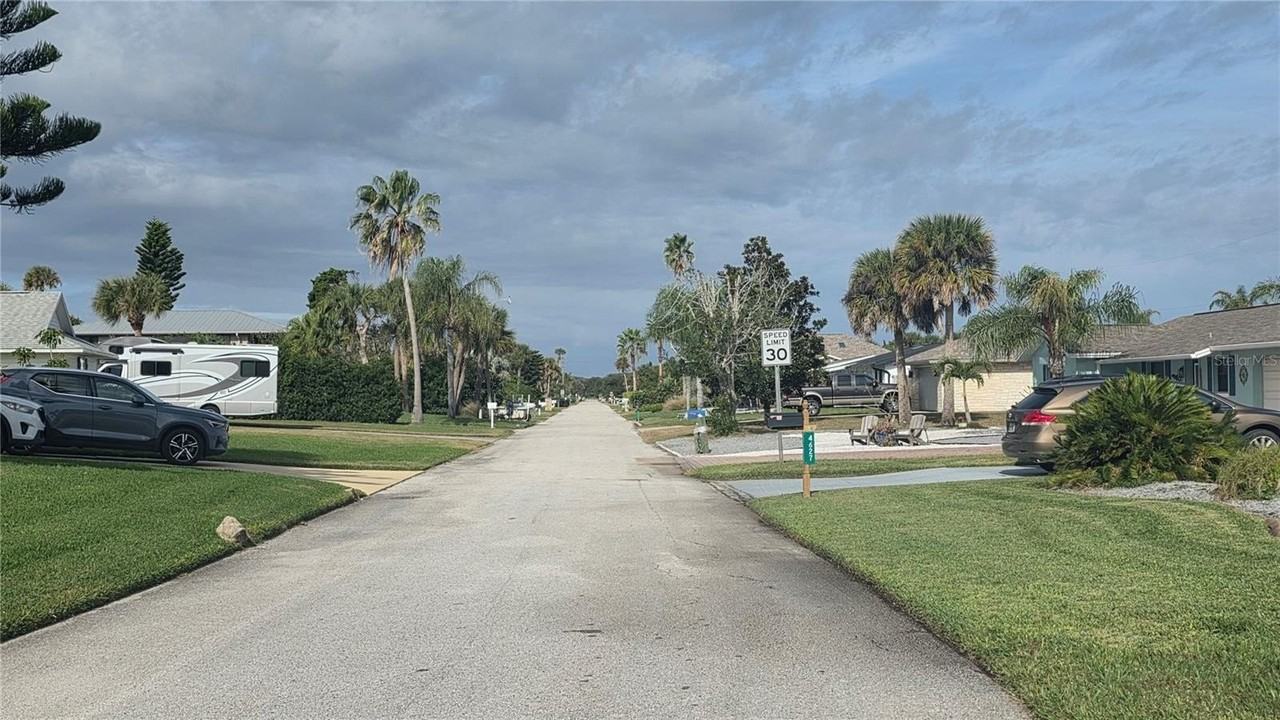 4629 Doris Dr - Photo 3 of 15