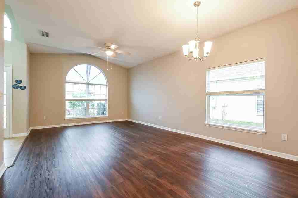 344 Marathon Ln - Photo 4 of 16