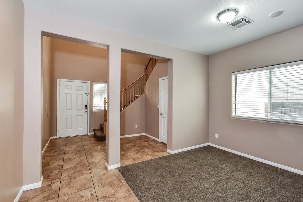 5229 Wild Sunflower St - Photo 4 of 17