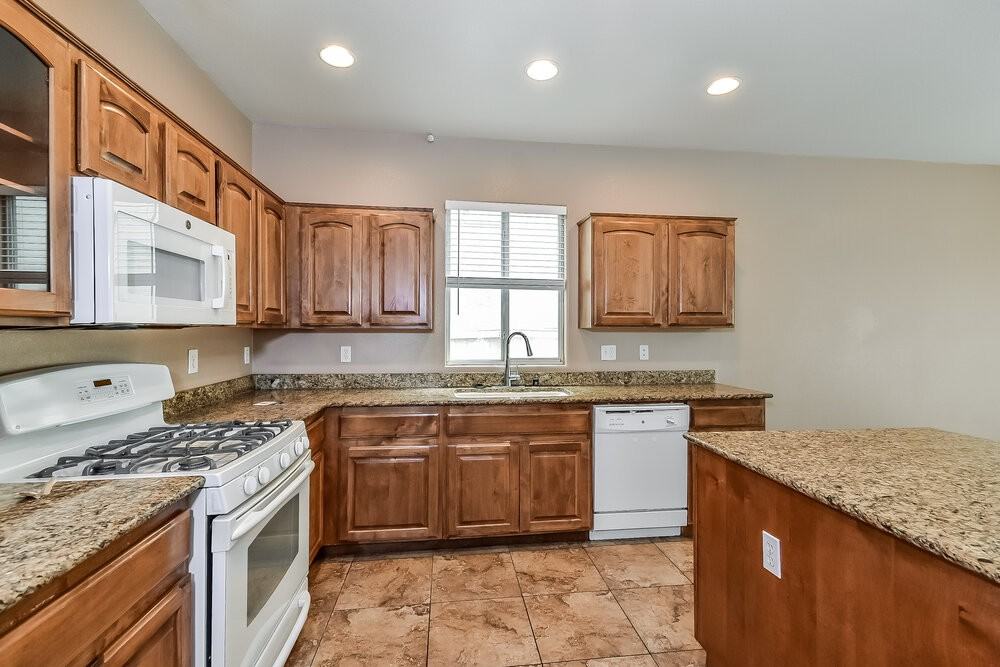 5229 Wild Sunflower St - Photo 7 of 17