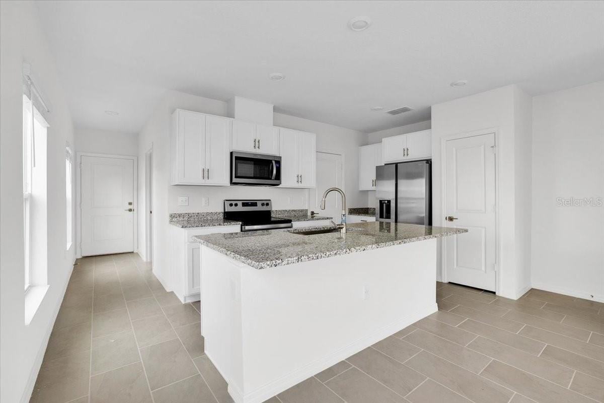 1603 Mirabella Cir - Photo 4 of 17