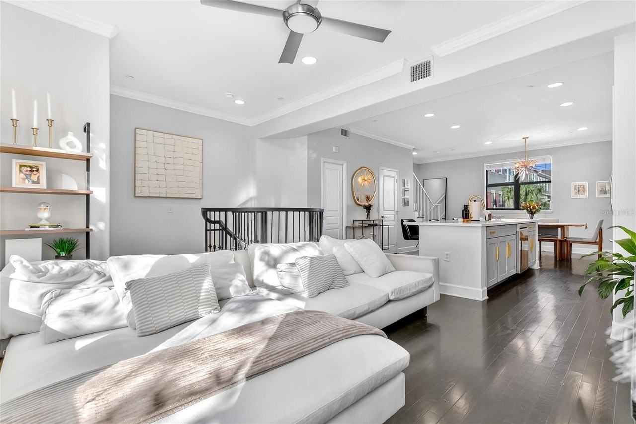 548 Copley Ln - Photo 4 of 38