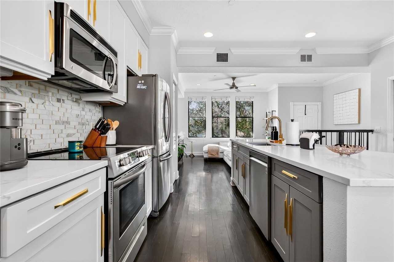 548 Copley Ln - Photo 6 of 38