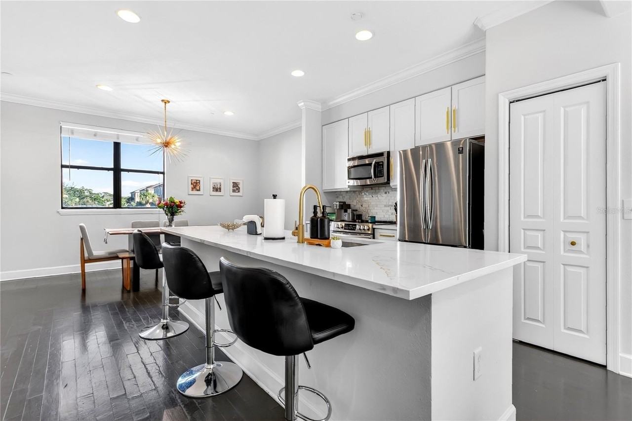 548 Copley Ln - Photo 7 of 38