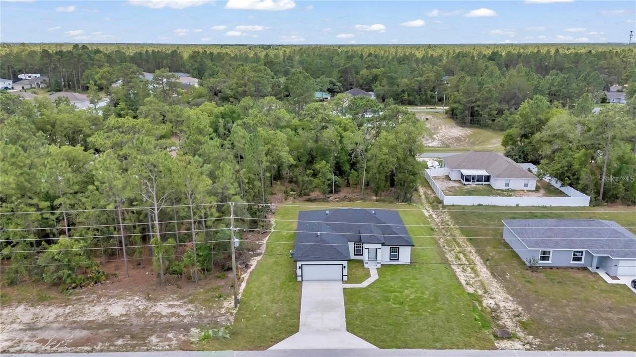 586 Marion Oaks Trl - Photo 4 of 45