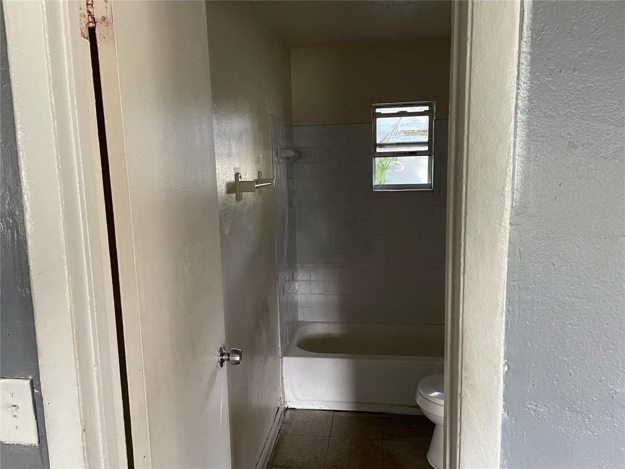 401 Kilgore St - Photo 2 of 5