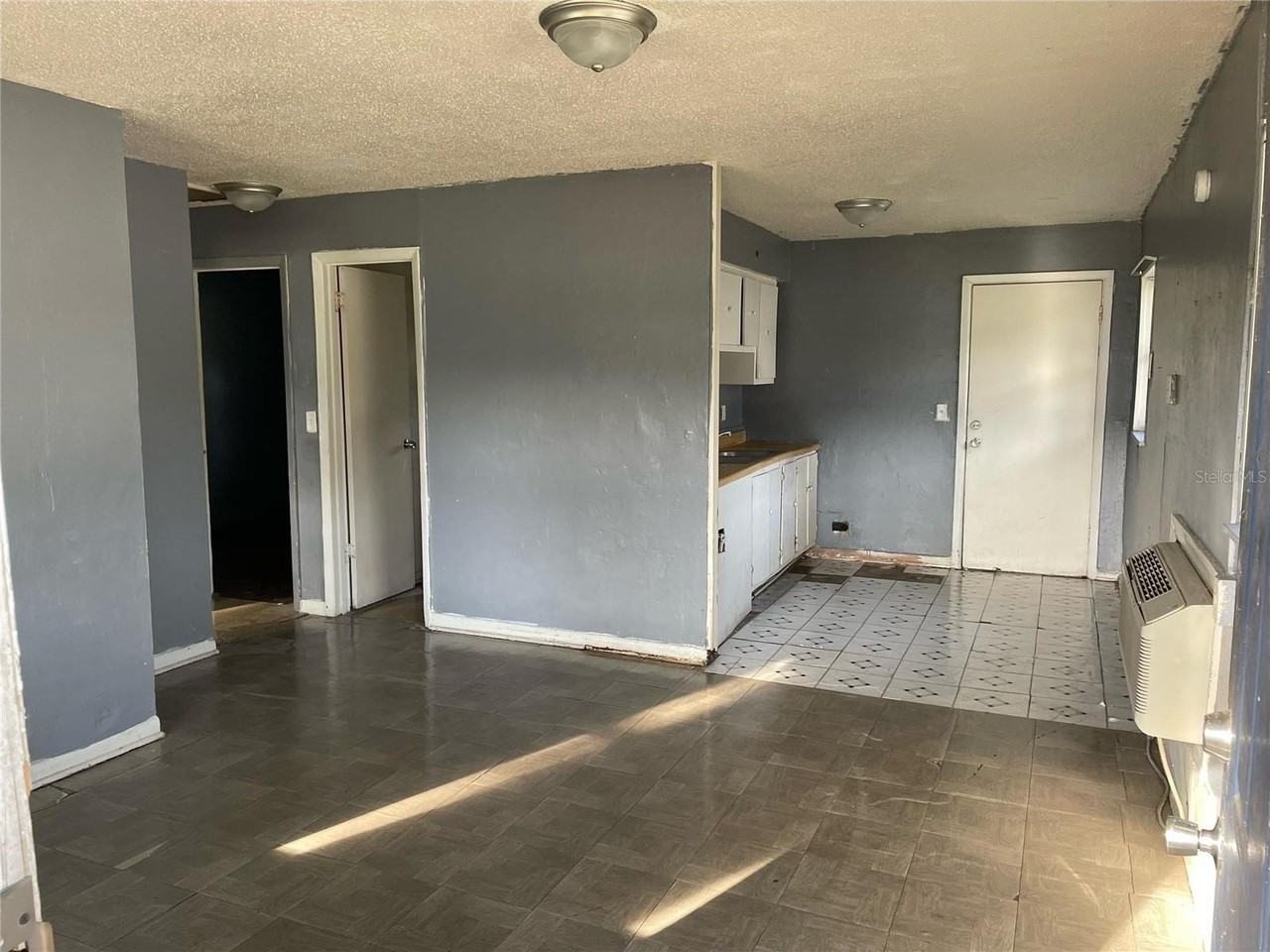 401 Kilgore St - Photo 4 of 5