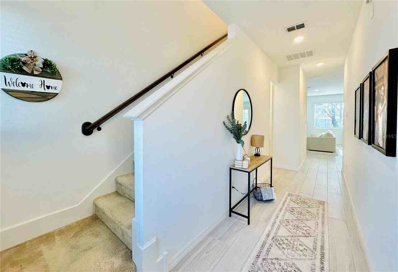 745 Benoi Dr - Photo 3 of 32