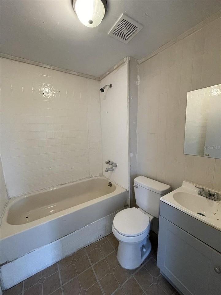 238 C St - Photo 4 of 4
