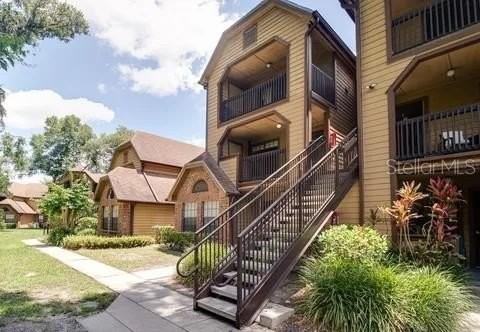 415 Lakepointe Dr #202 - Photo 2 of 5