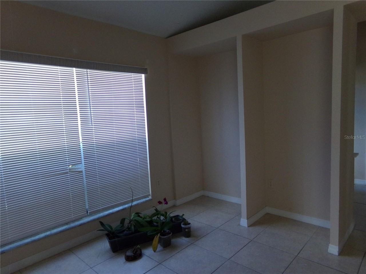 1041 Kelsey Ave - Photo 5 of 31