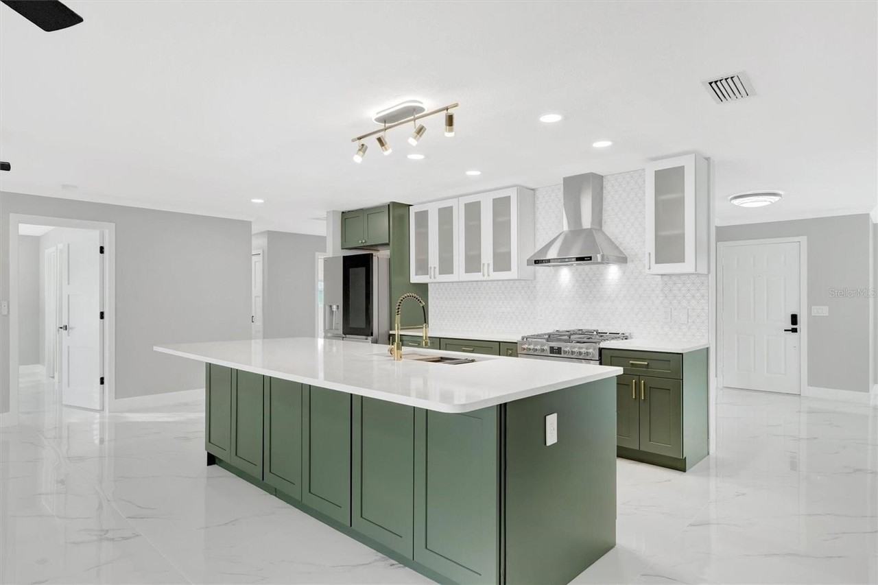 5215 Denver St Ne - Photo 7 of 25