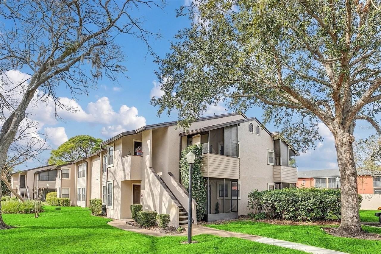 2918 Antique Oaks Cir #31 - Photo 3 of 23