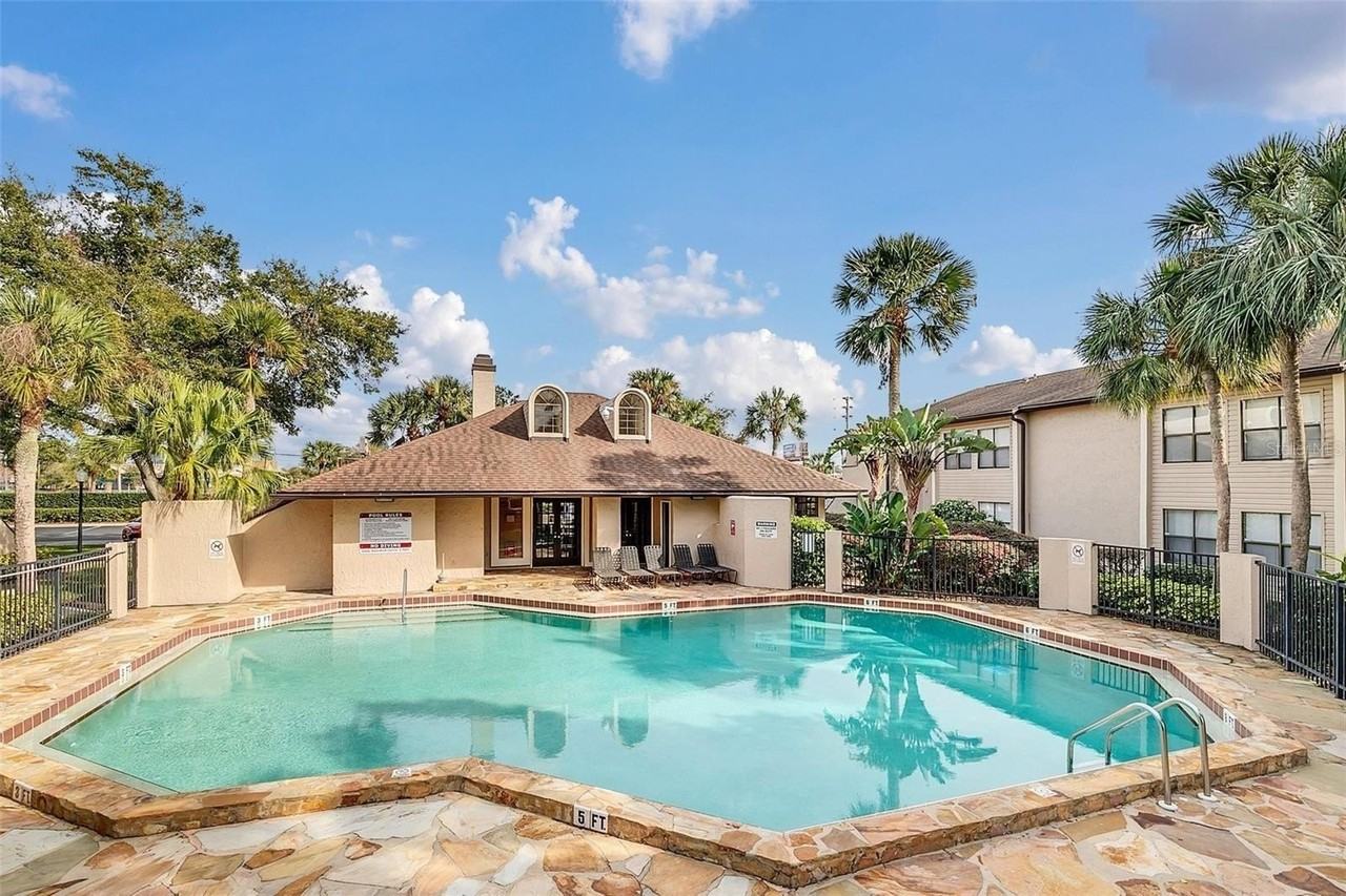 2918 Antique Oaks Cir #31 - Photo 4 of 23