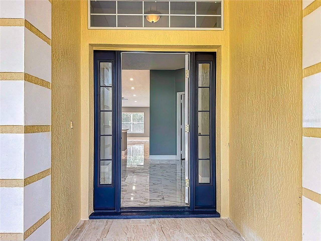 697 Winding Lake Dr - Photo 4 of 50