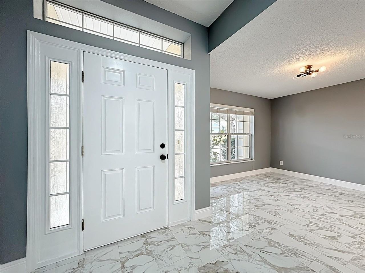 697 Winding Lake Dr - Photo 5 of 50