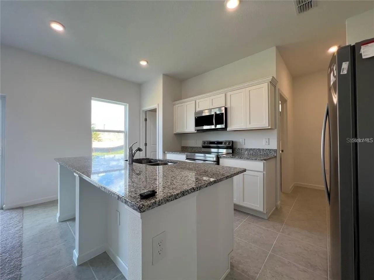 2217 Crossbow St - Photo 4 of 19