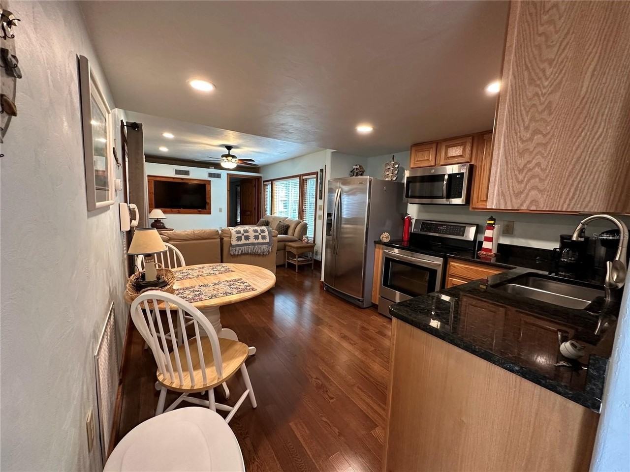 56315 Hickory Rd - Photo 3 of 31