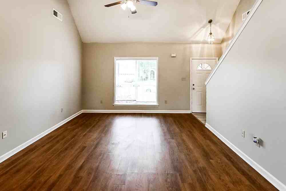 1426 Clockshop Dr - Photo 5 of 17