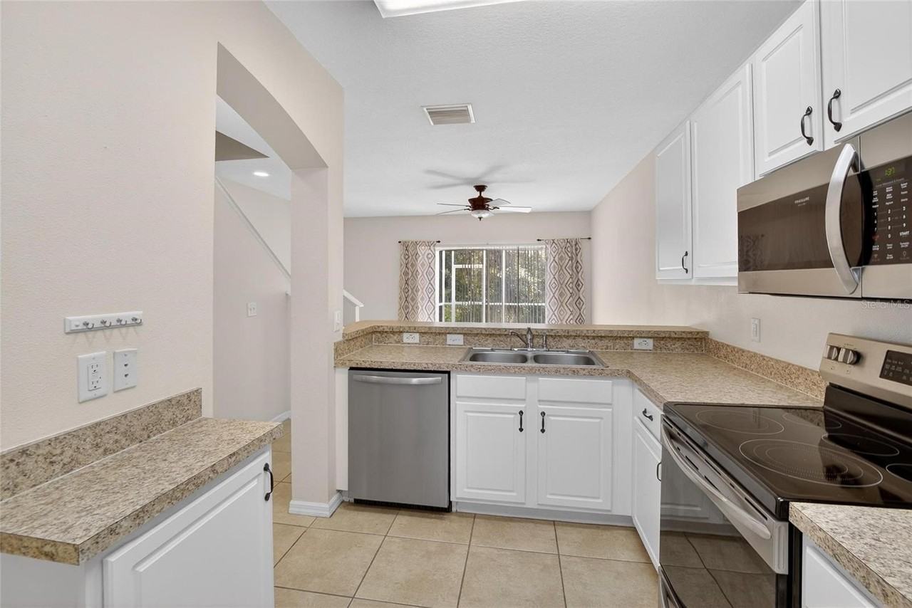 15843 Fishhawk View Dr - Photo 3 of 41