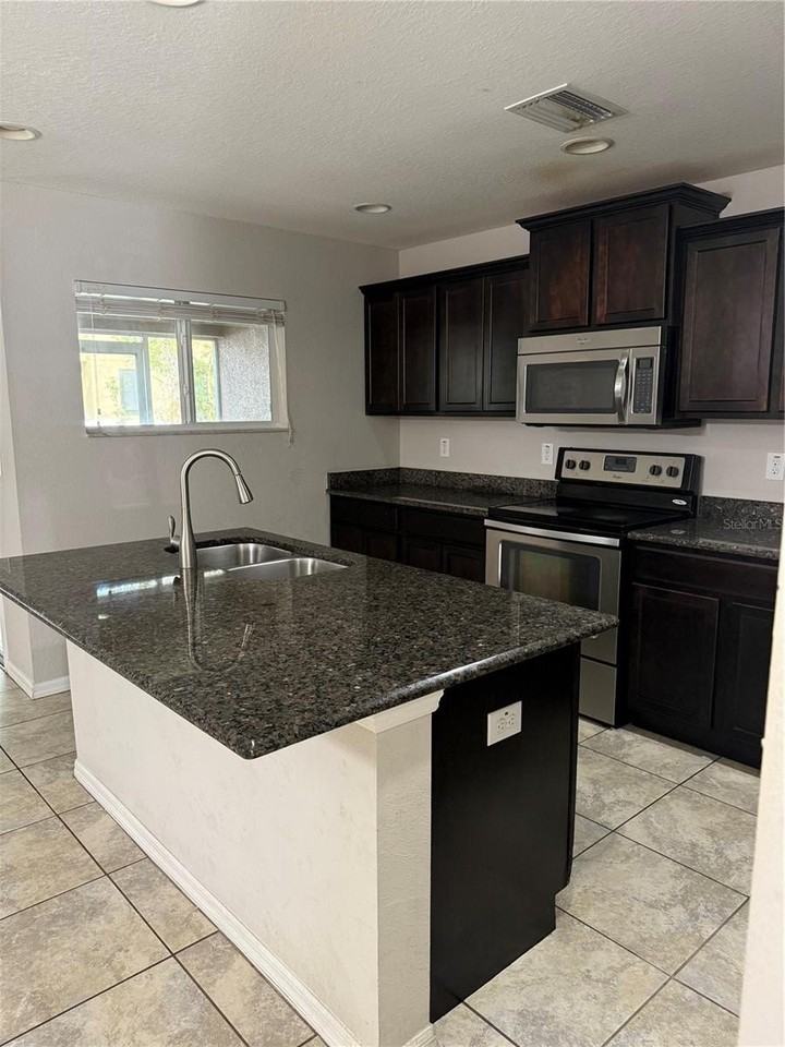 27515 Desert Willow Way - Photo 3 of 26