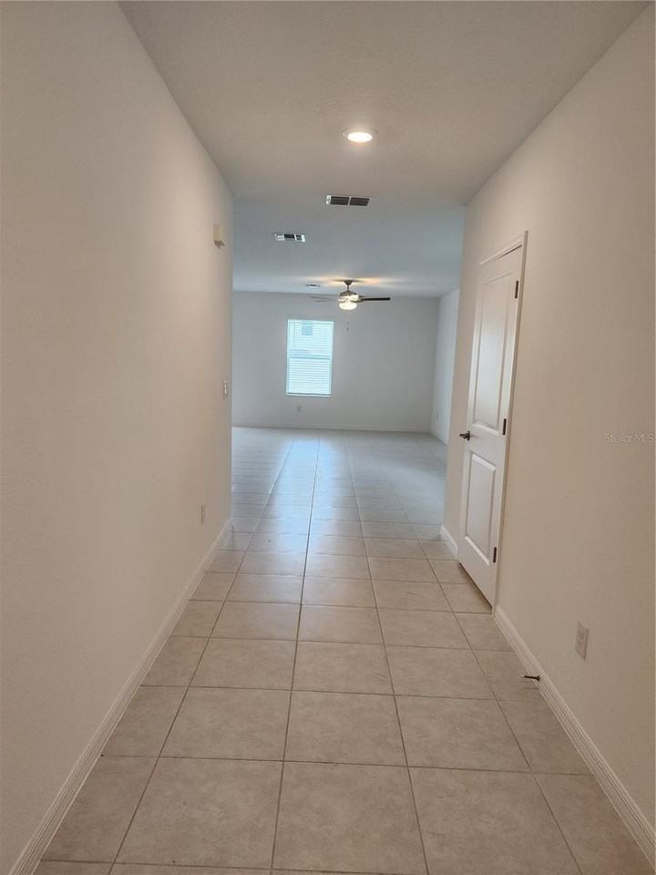 9905 Spanish Lime Ct - Photo 4 of 33