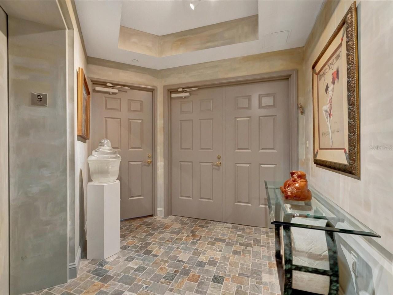 555 5th Ave Ne #932 - Photo 4 of 50