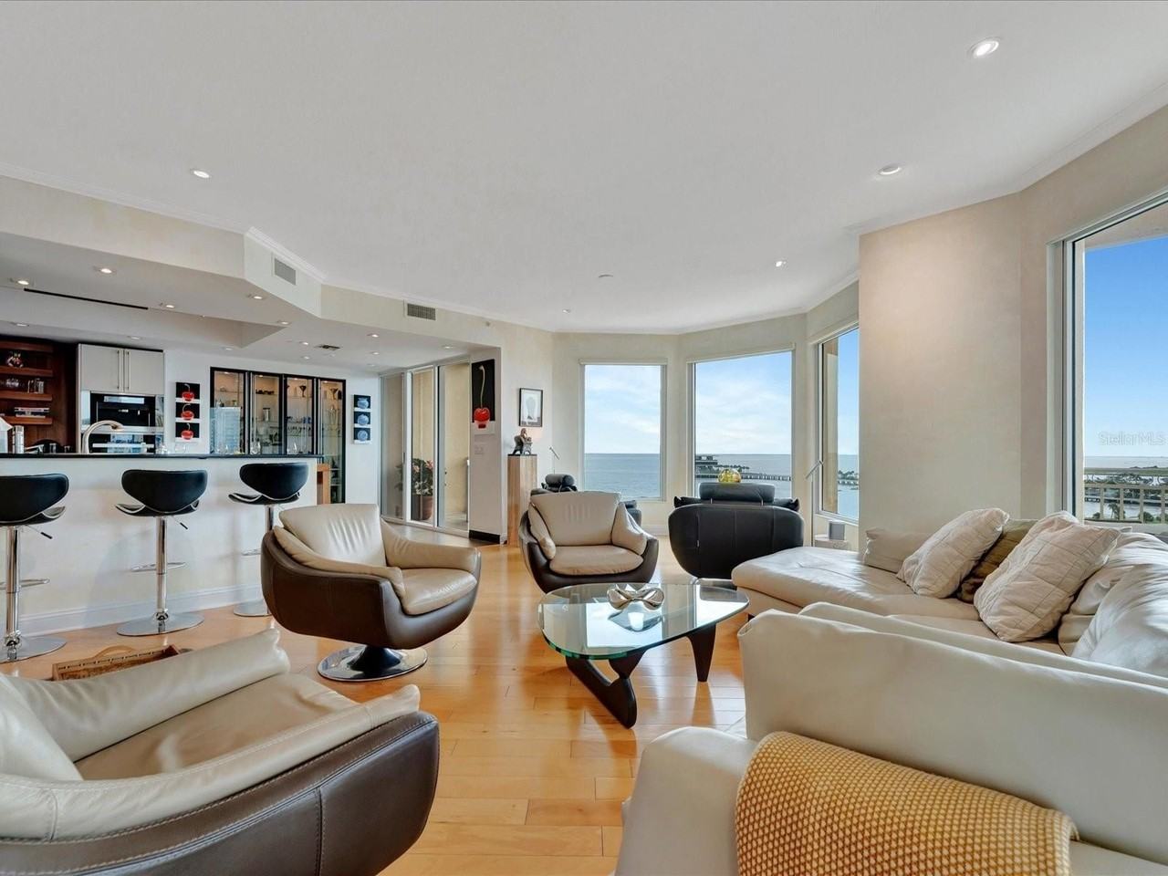 555 5th Ave Ne #932 - Photo 7 of 50