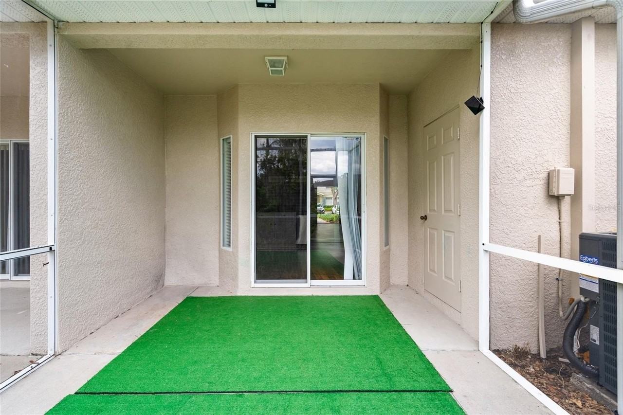 15929 Fishhawk Creek Ln - Photo 4 of 25