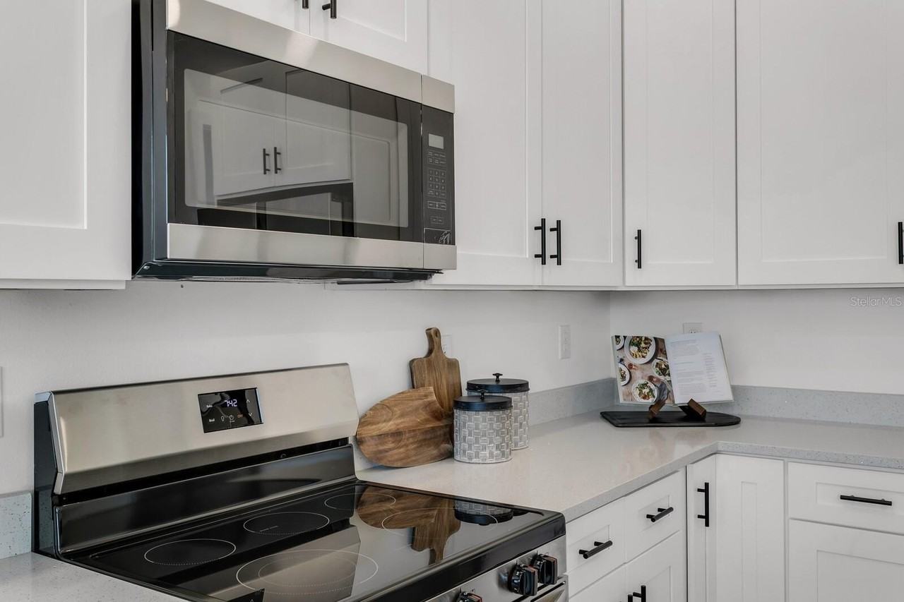 7016 S Mascotte St - Photo 5 of 33